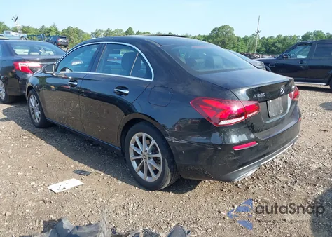 2019 Mercedes-Benz A 220 4Matic z USA, uszkodzony, nr VIN WDD3G4FB2KW020068